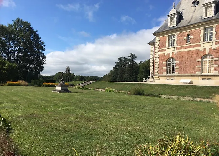 Chateau De Joyeux - Gites
