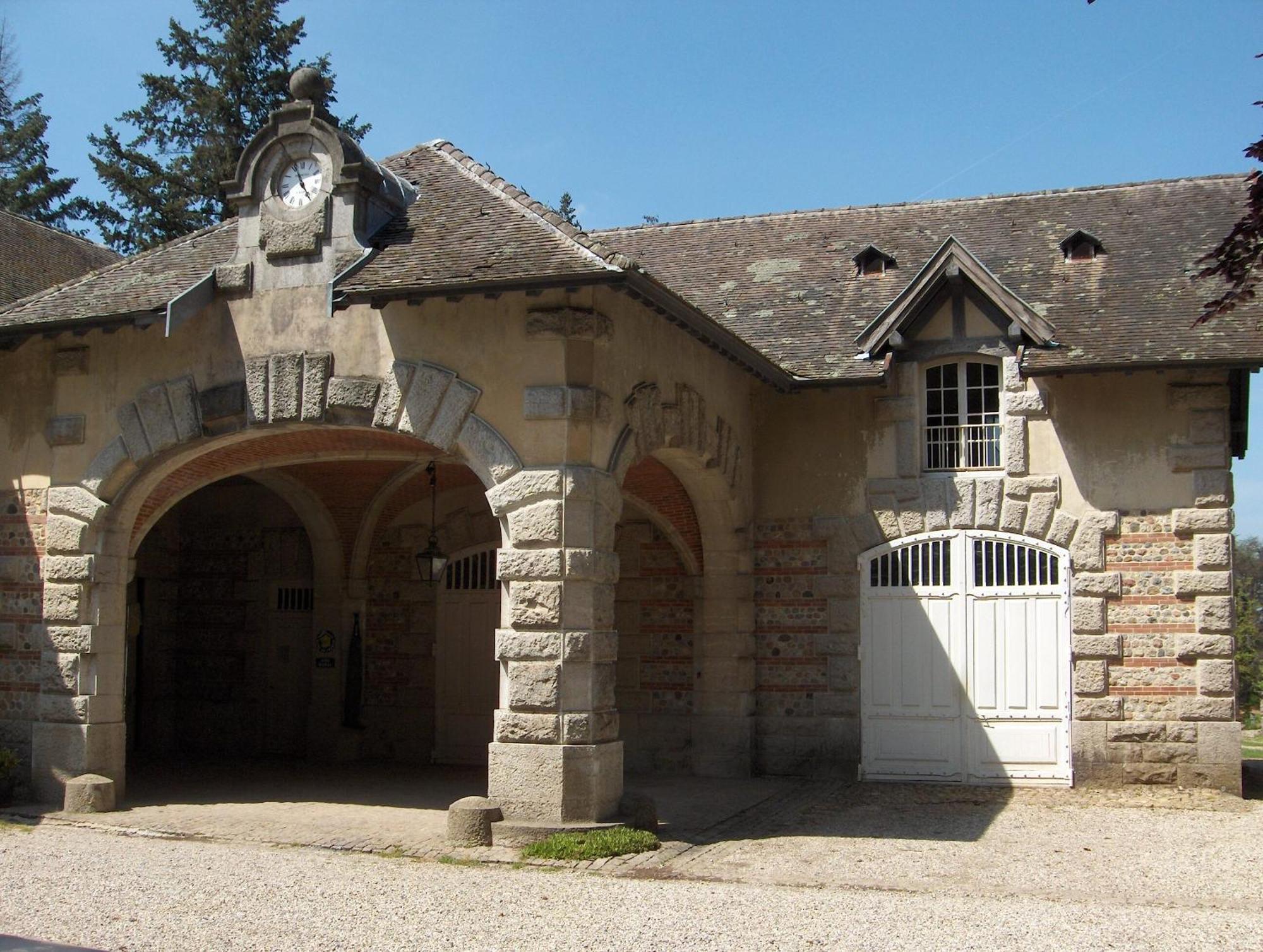 Chateau De - *