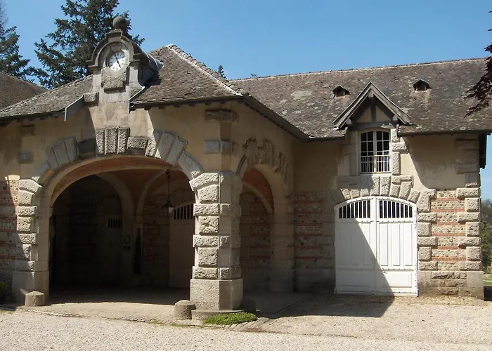 Chateau De Joyeux - Gites